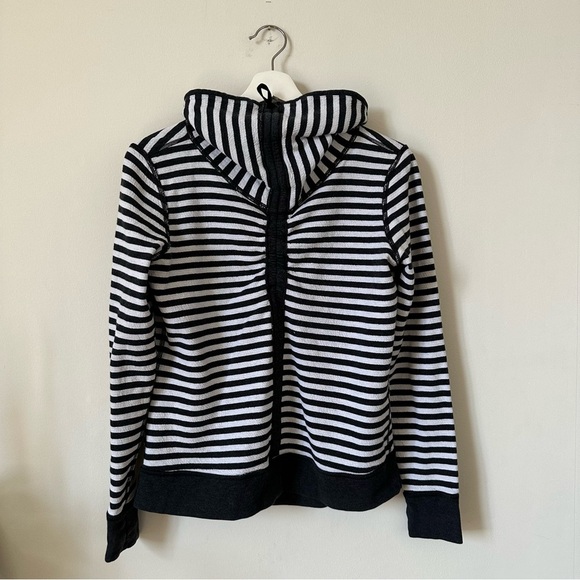 Lululemon In A Cinch Long Sleeve Top Heathered Black and White/ Gray Size 6 - Picture 2 of 8